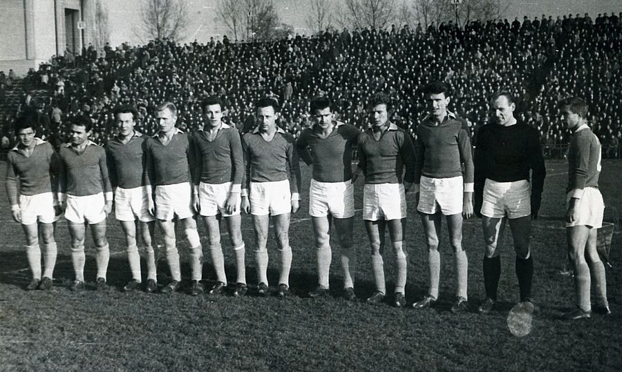 Rakow Czestochowa 1964 65 Antoni Polis Wojciech Pedziach Stefan Stachowiak Engelbert Hojka Ryszard Szwed Kazimierz Rzychon Jan Basinski Jerzy Trzeciak Kazimierz Schmidt Jozef Wolnik