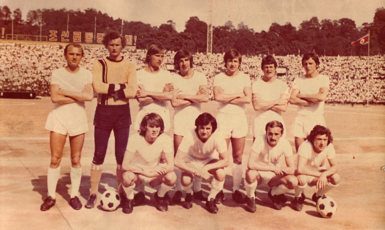 lsk 1974 w phenian kadra Rachwalski Dugosz Peterek Balcerzak Kwiatkowski Sobczyk Kopycki klcz od lewej I.Garowski Porba Owczarek Janusz Sybis