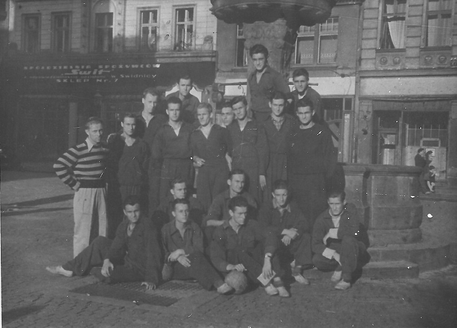 1949 1 13 z kadra w Swidnicy archiwum Baranski wyslane Mielczarek