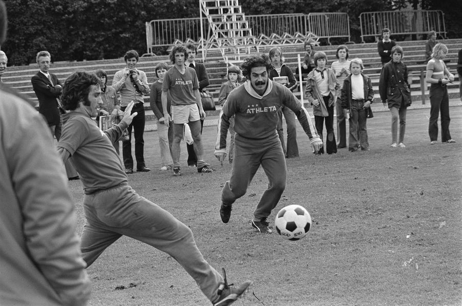 Roberto Rivellino zdobył dwie bramki w Warszawie. Piłkarz Corinthians był jednym z dyrygentów Brazylii, odznaczał sie dużą szybkościa.