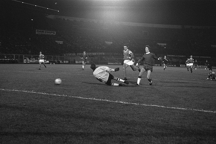 19 listoada 1969 Ruch ajax 0 7 Henryk Pietrek Antoni Piechniczek i Antoni Nieroba reszte ciezko poznac