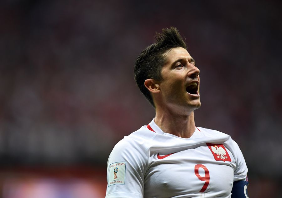 Robert Lewandowski strzelił łącznie aż 19 bramek w eliminacjach do ME i pod tym względem jest absolutnym rekordzistą. Fot. MediaPictures/Shutterstock.com